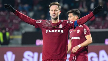 'Nederlandse' broodvoetballer (35) doet boekje open: 'De een komt via Ajax in Oranje, maar je hebt ook gelukszoekers'