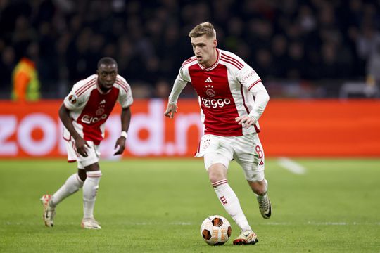 Influencer Jade Anna reageert op roddels over breuk met Kenneth Taylor