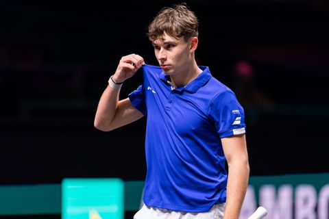 Strompelend Nederlands talent (17) gaat onderuit bij debuut op ABN Amro Open