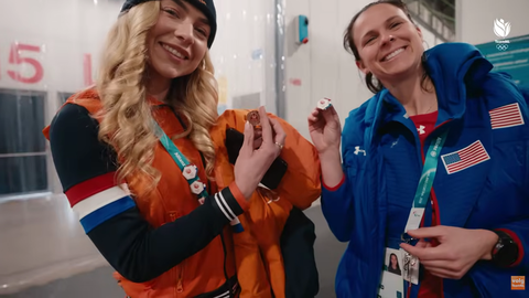 Joy Beune zorgt voor primeur bij schaatslegende (37) op Olympische Spelen: 'Ik heb dit nog nooit met iemand gedaan'