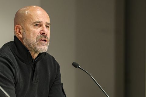 PSV-trainer Peter Bosz grijpt in na 'hele irritante' vragen: 'Dat is denigrerend, daar gruwel ik van'