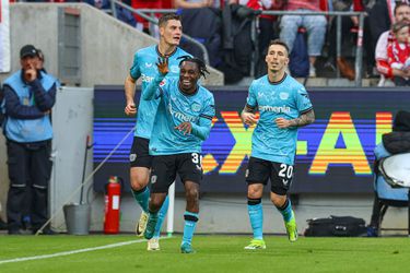 Titelstrijd Bundesliga kopie Eredivisie: Jeremie Frimpong helpt Bayer Leverkusen aan groot gat