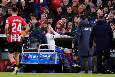 FC Barcelona bevestigt blessure Frenkie de Jong: kwetsuur van Oranje-speler lijkt mee te vallen