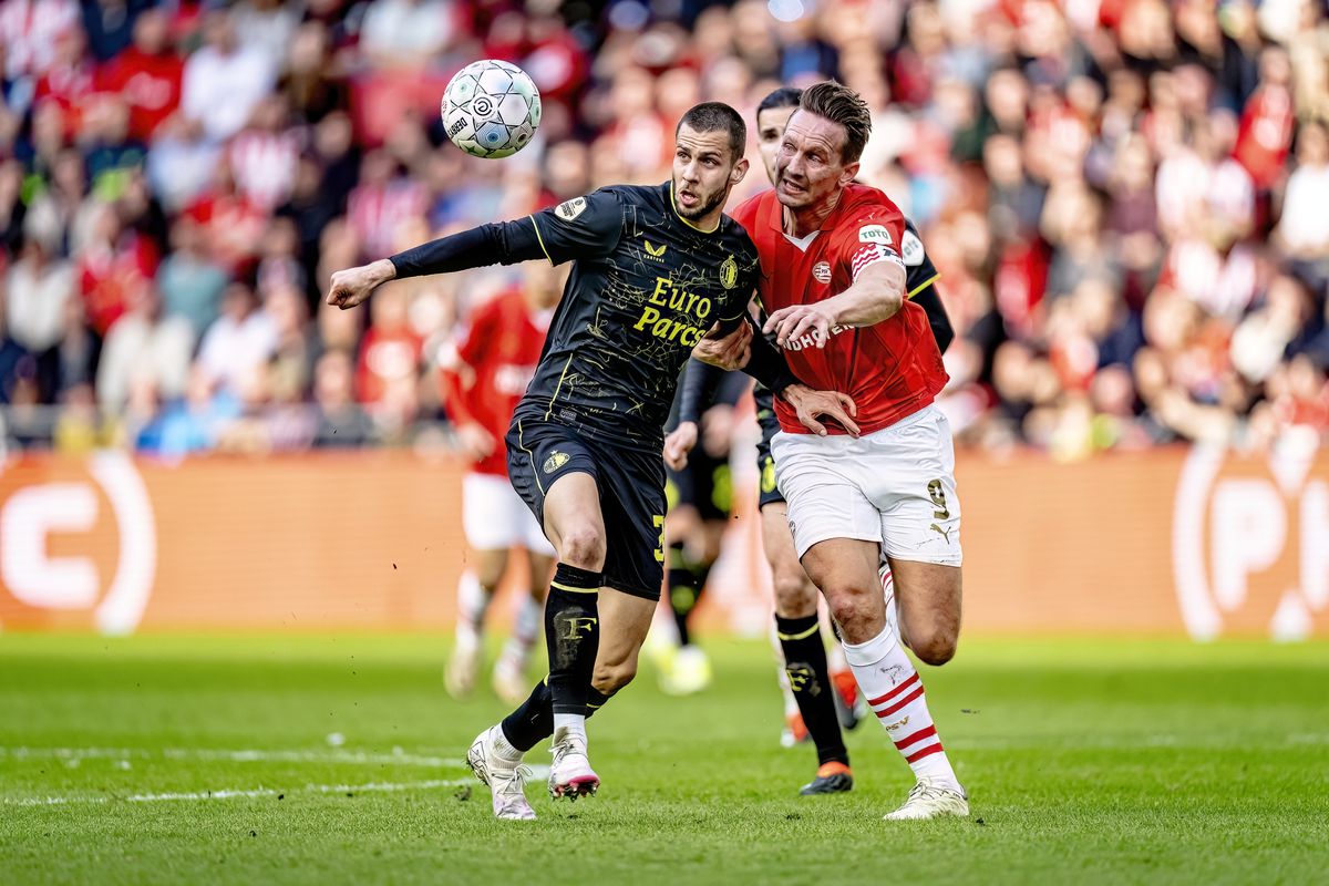 PSV en Feyenoord houden elkaar in schitterend voetbalgevecht in evenwicht