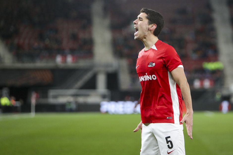 Enorme dreun voor AZ-speler na bizarre kaart tijdens penaltyserie in KNVB Beker