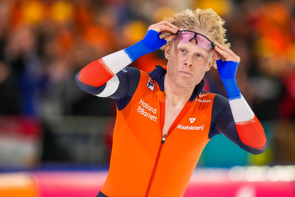 Nederlandse concurrent grapt met Kjeld Nuis, die strompelde op de gang: 'Niet zo slim hé'