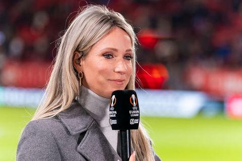 Populaire presentatrice Hélène Hendriks gooit lijntje uit naar tafelgast: 'Waar hou je van?'