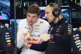 Max Verstappen in de pitbox van Red Bull © Getty Images