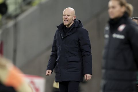 Eerste échte test van nieuwe bondscoach Oranje Leeuwinnen geeft bittere nasmaak