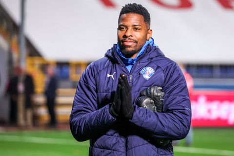 Oud-topvoetballer (39) komt met ontboezeming over zijn zwaarste periode ooit: 'Telefoon uitgezet en ben gaan drinken'