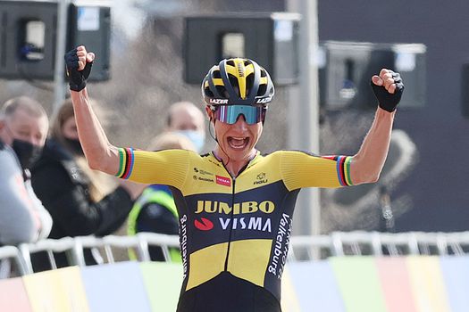 Topfavoriete Marianne Vos kijkt uit naar loodzware Parijs-Roubaix: 'Verheug me zelfs op het afzien'