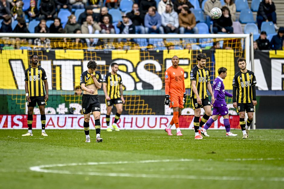 Vitesse vreest voor toekomst: 'Kans is groot dat we volgend jaar niet meer bestaan'