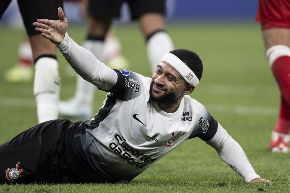 Memphis Depay kent valse start van seizoen met Corinthians na nieuwe tegenvaller
