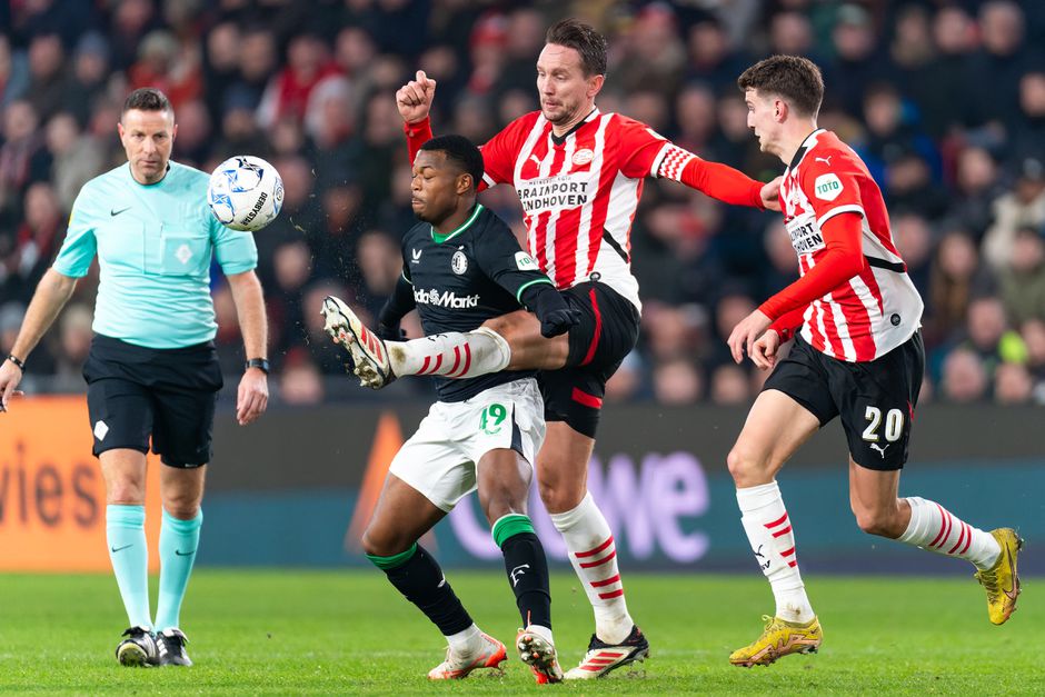 PSV en Feyenoord op de wipwap: waarom één club de strijd om miljoenen met gemak wint