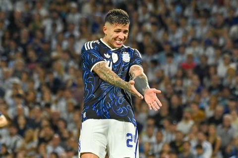 Topvoetballer hard gestraft door eigen club na opmerkelijke uitspraken: 'Over de grens gegaan'