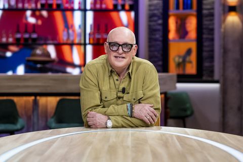 Gordon verrast vaste gast Vandaag Inside met award: 'Met 68 procent van de stemmen ben jij gekozen'