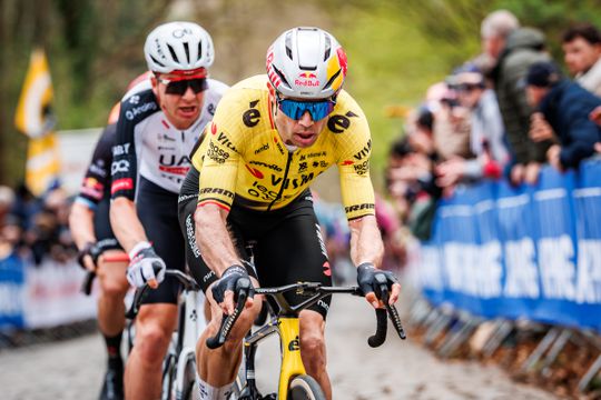 Topwielrenner slachtoffer van walgelijke reacties na drama Wout van Aert: 'Ik was er niet goed van'