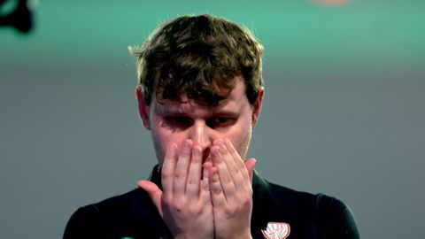 Nederlandse topdarter en buitenlandse vriendin beleven romantisch moment: 'Nacht om altijd in mijn hart te bewaren'