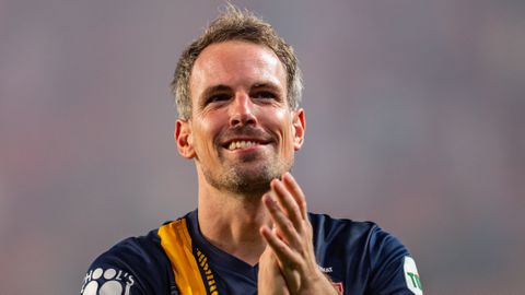 Voormalig Oranje-international en FC Twente-icoon komt zichzelf flink tegen bij 'rentree': 'Dat was even geleden...'