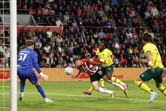 Guus Til ziet een langer verblijf bij PSV wel zitten: 'Daar sta ik voor open, dat spreekt voor zich'