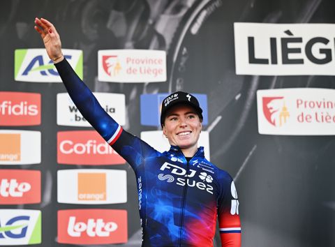 Demi Vollering teleurgesteld bij aankomst in Spanje voor Vuelta: 'Dat hadden ze gezegd'