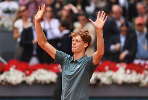 Toptennisser Jannik Sinner schrijft geschiedenis in Madrid met geweldige prestatie