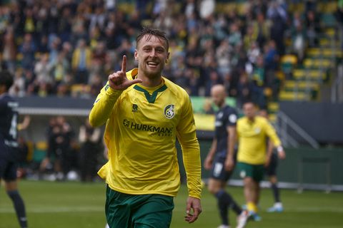Live Eredivisie | Ueda mist geweldige kans: Feyenoord in de problemen bij Fortuna