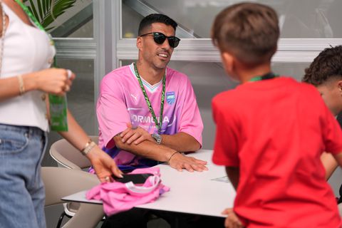 Topvoetballer Luis Suárez verrast Nederlandse Formule 1-kijkers met bijzonder interview
