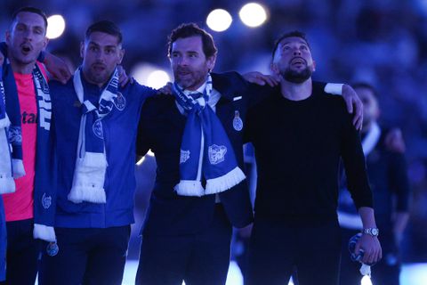 Francesco Farioli en FC Porto denken aan Ajax en verongelukte Diogo Jota na kampioenschap