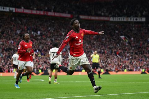 Live Manchester United - Liverpool | Kobbie Mainoo maakt aansluitingstreffer Cody Gakpo ongedaan