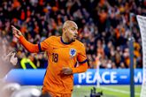 Donyell Malen scoort voor het Nederlands elftal. © Pro Shots