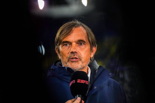 'Phillip Cocu in gesprek met PSV over terugkeer in andere rol'