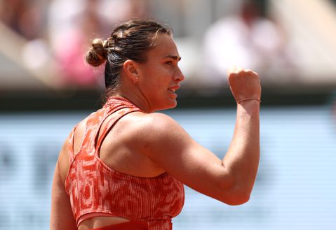 Aryna Sabalenka en Elena Rybakina plaatsen zich zonder setverlies voor kwartfinale van Roland Garros