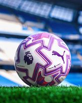 De nieuwe bal. © @pumafootball en @premierleague op Instagram.
