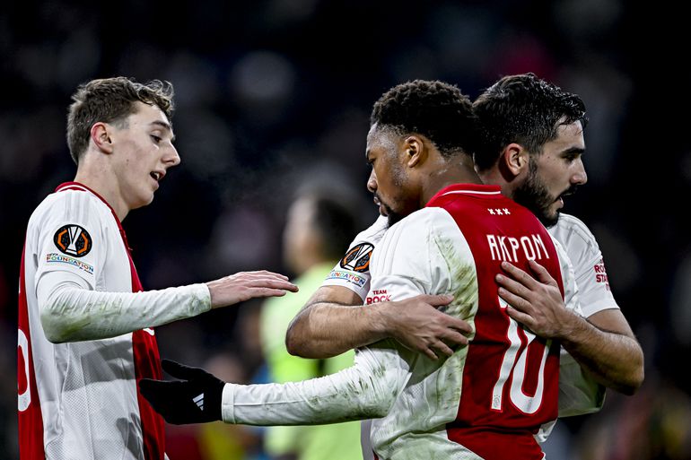Omstreden Ajax-speler stapt het huwelijksbootje in: 'Het is iets voor altijd'