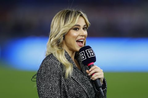 Beroemde voetbalvrouw laat volgers opnieuw smullen met onthullende foto's: 'Wat een schoonheid'