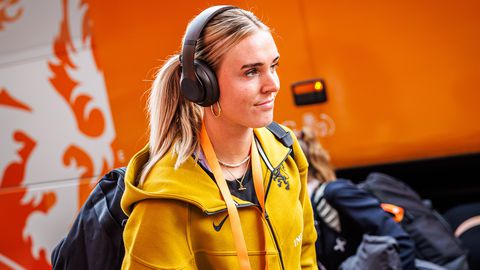 Veelzeggend moment van 'heel verliefde' Oranje Leeuwin Jill Roord richting vriendin: 'Oh, deed ik dat?'