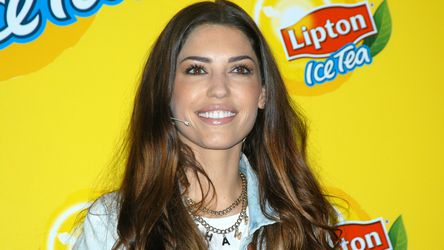 Yolanthe (ex-vrouw Wesley Sneijder) doet boekje open over liefdesleven: 'Ik snap dat ik die vraag krijg'
