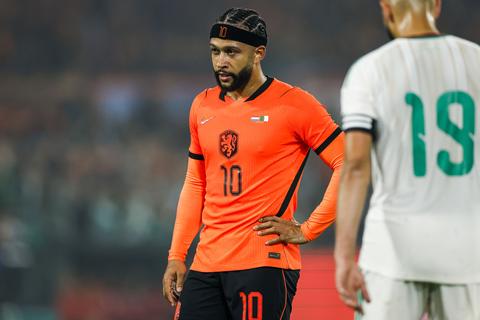 Groot drama voor Oranje in uitzwaaiwedstrijd, ploeg van Ronald Koeman verliest in De Kuip