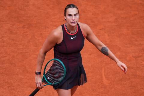 Groot drama voor Aryna Sabalenka op Roland Garros: toptennisster beleeft zeldzame ineenstorting