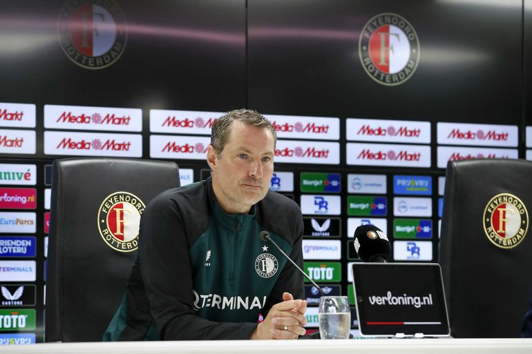 Brian Priske zegt meteen sorry bij eerste persconferentie Feyenoord: 'Moet snel beter zijn'