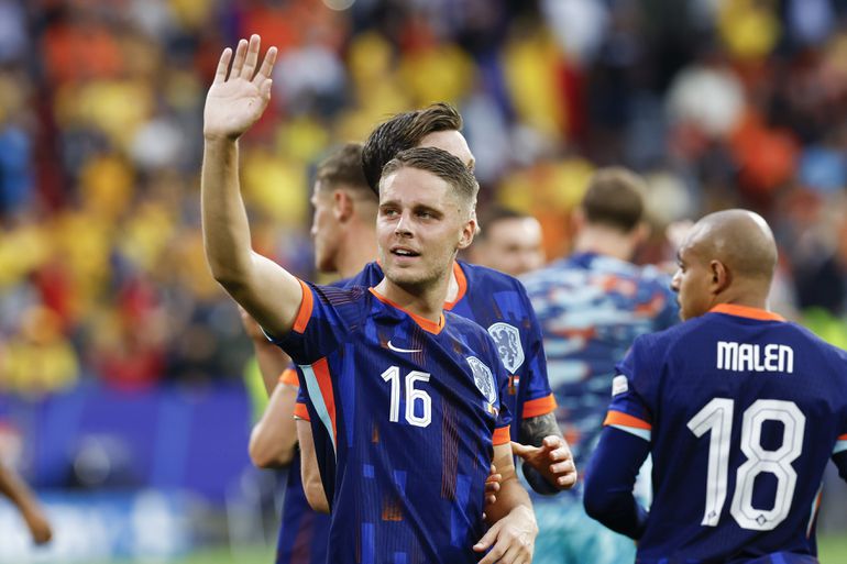 Angst rond Nederland op EK weggenomen: 'Mooi moment voor Joey Veerman met fans'