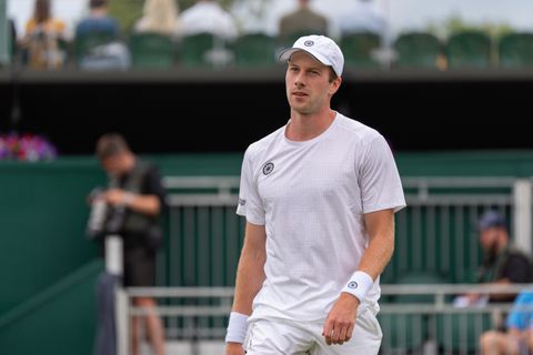 Nieuwe tik Botic van de Zandschulp op Wimbledon: uitgeschakeld na ineenstorting tegen angstgegner