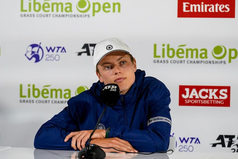 Verdwenen tennissensatie Tim van Rijthoven laat van zich horen tijdens Wimbledon: 'Mijn toekomst is onzeker'