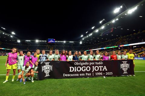 Dit is waarom de Oranje Leeuwinnen tegen Wales met rouwbanden spelen (en het is niet per se voor Diogo Jota)