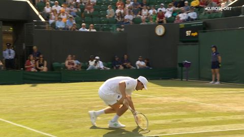 Fans schrikken zich rot op Wimbledon: toptennisser loopt plotseling lelijke blessure op