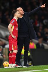 Liverpool-trainer Arne Slot emotioneel na dodelijke tragedie Diogo Jota
