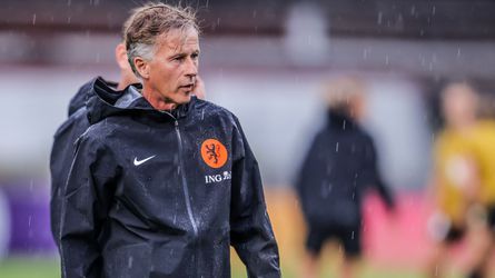 'Bondscoach Andries Jonker had z’n mond moeten houden tot ná het EK'