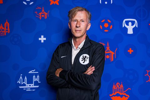 Bondscoach Andries Jonker legde bom onder EK met Oranje Leeuwinnen: 'Iedereen vond dat ik dat moest doen'