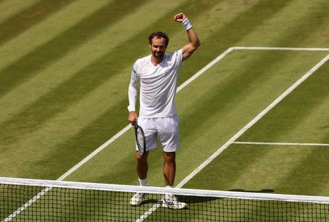 Tranen bij qualifier en zijn vrouw op Wimbledon na moeilijke periode: 'Ik moest stoppen'